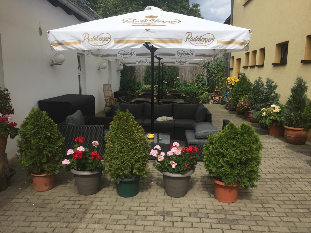 Hotel Schuetzenhaus Bruck  Exteriör bild